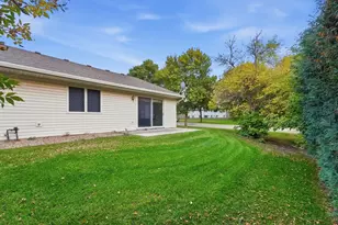 324 Valley View Dr SE, Willmar, MN 56201 - Photo 3