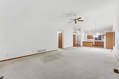 324 Valley View Drive SE, Willmar, MN 56201 - Photo 11