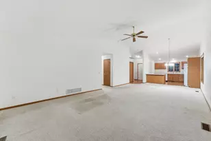 324 Valley View Dr SE, Willmar, MN 56201 - Photo 11