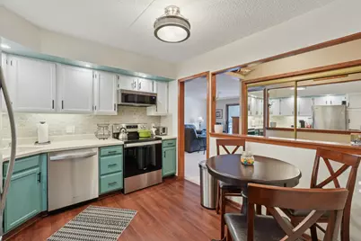 2445 Londin Lane E #212, Maplewood, MN 55119 - Photo 9