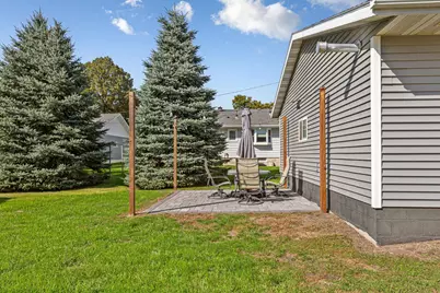 1009 S Jefferson Street, New Ulm, MN 56073 - Photo 3