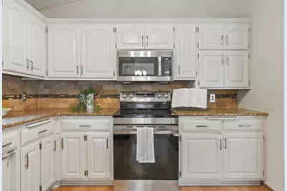 1921 Linda Lane, Saint Cloud, MN 56301 - Photo 15