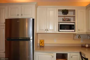 45 Albert Street S, Saint Paul, MN 55105 - Photo 11