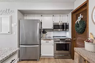 4679 Jackstone Point, Eagan, MN 55122 - Photo 5