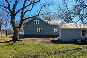 212 S Center St, Ceylon, MN 56121 - Photo 35