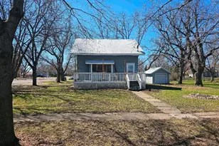 212 S Center St, Ceylon, MN 56121 - Photo 1