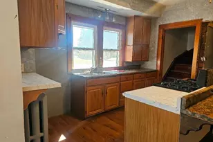 212 S Center St, Ceylon, MN 56121 - Photo 5