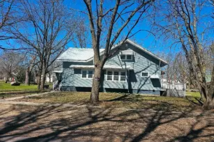212 S Center St, Ceylon, MN 56121 - Photo 33