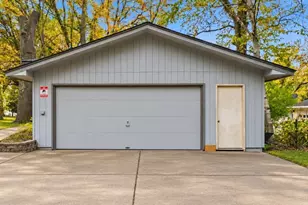 521 Warner Ave S, Willernie, MN 55090 - Photo 5