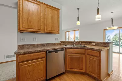 1096 Danube Avenue, Shakopee, MN 55379 - Photo 3