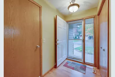 915 Park Knoll Drive, Eagan, MN 55123 - Photo 9