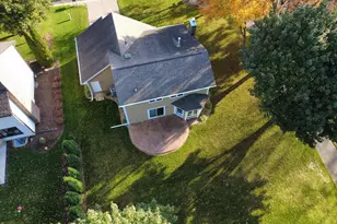 915 Park Knoll Dr, Eagan, MN 55123 - Photo 25
