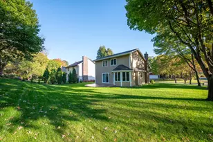 915 Park Knoll Dr, Eagan, MN 55123 - Photo 3