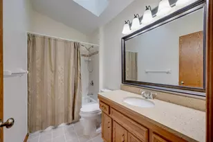 915 Park Knoll Dr, Eagan, MN 55123 - Photo 19