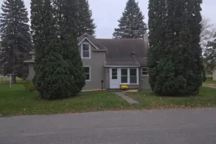 901 S 6th St, Princeton, MN 55371 - Photo 1