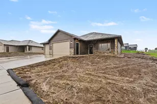 1511 Buffalo Ridge Dr, Luverne, MN 56156 - Photo 25