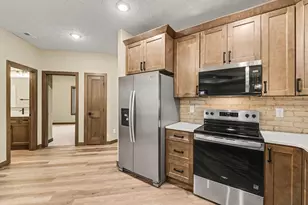 1511 Buffalo Ridge Dr, Luverne, MN 56156 - Photo 7