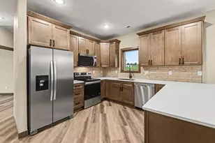 1511 Buffalo Ridge Dr, Luverne, MN 56156 - Photo 5