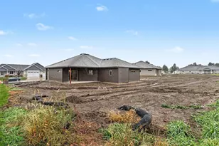 1511 Buffalo Ridge Dr, Luverne, MN 56156 - Photo 23