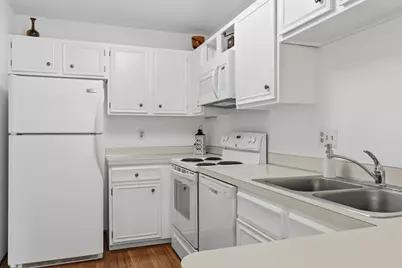 7112 Pontiac Circle, Chanhassen, MN 55317 - Photo 9