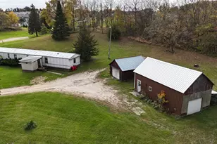 805 5th St SW, Pine Island, MN 55963 - Photo 1