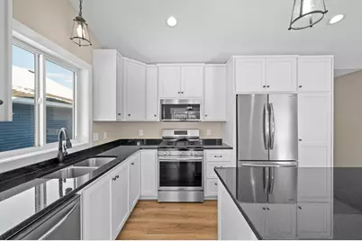 38558 Hawthorne Avenue, North Branch, MN 55056 - Photo 9