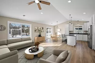 38558 Hawthorne Ave, North Branch, MN 55056 - Photo 3