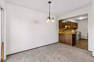 10348 Yorktown Ln N, Maple Grove, MN 55369 - Photo 21