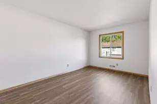 10348 Yorktown Ln N, Maple Grove, MN 55369 - Photo 25