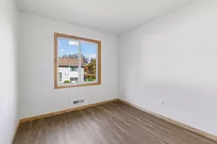 10348 Yorktown Ln N, Maple Grove, MN 55369 - Photo 29
