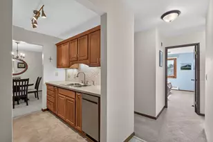 2690 Oxford St N, Roseville, MN 55113 - Photo 5