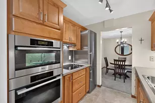 2690 Oxford St N, Roseville, MN 55113 - Photo 13