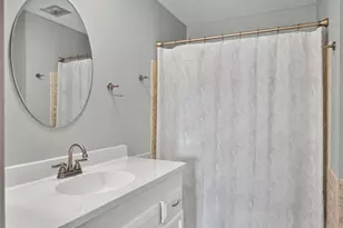 2690 Oxford St N, Roseville, MN 55113 - Photo 17