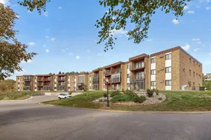 2690 Oxford St N, Roseville, MN 55113 - Photo 3