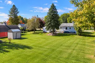 301 SE Oak St, Brownsdale, MN 55918 - Photo 35