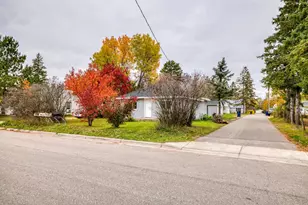 513 26th St NW, Bemidji, MN 56601 - Photo 1