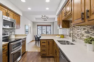 1201 Yale Pl, Minneapolis, MN 55403 - Photo 7