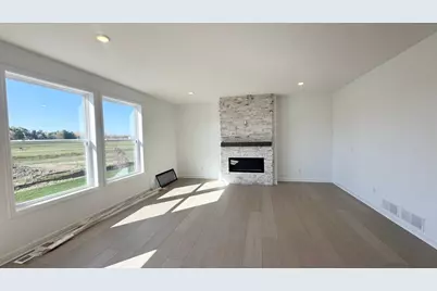 653 Sierra Parkway, Waconia, MN 55387 - Photo 5