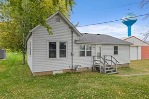 820 2nd Ave SW, Plainview, MN 55964 - Photo 1