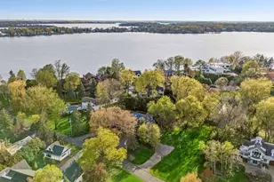 2308 Huntington Point Rd E, Wayzata, MN 55391 - Photo 13