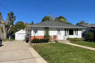 1920 4th Ave NW, Austin, MN 55912 - Photo 1
