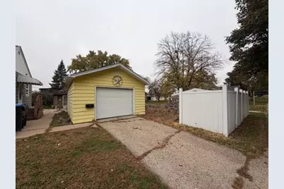 1604 N 2nd Street, Mankato, MN 56001 - Photo 3