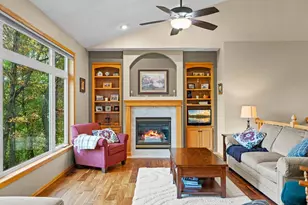 542 Majestic Oaks Ct, Eagan, MN 55123 - Photo 9