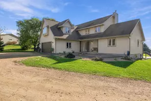 888 179th St, Dresser, WI 54009 - Photo 5