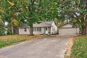 2071 Cedar Ave, White Bear Lake, MN 55110 - Photo 3