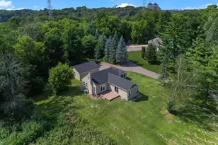 1922 Oakland Rd, Minnetonka, MN 55305 - Photo 3