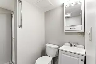 1922 Oakland Rd, Minnetonka, MN 55305 - Photo 25