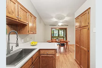 6610 Falstaff Road, Woodbury, MN 55125 - Photo 5