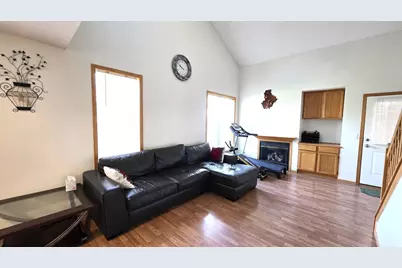 129 Appleblossom Lane, Shakopee, MN 55379 - Photo 5