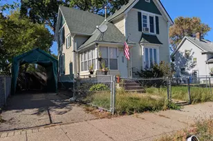 315 Chatsworth St N, Saint Paul, MN 55104 - Photo 1